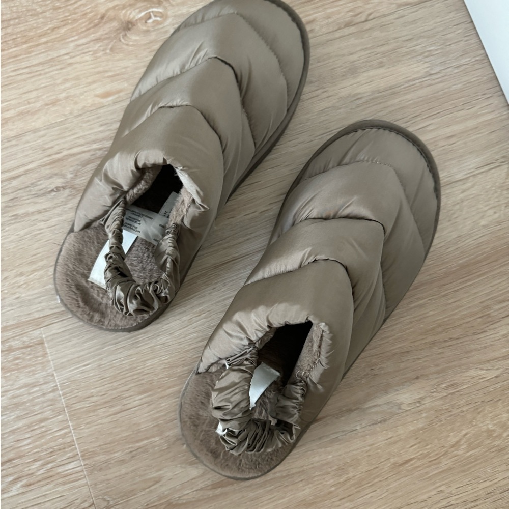 Mules HM 8